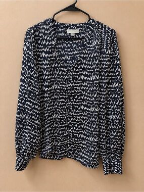 Ryen & Raisin Navy and White Printed Button-Down Blouse